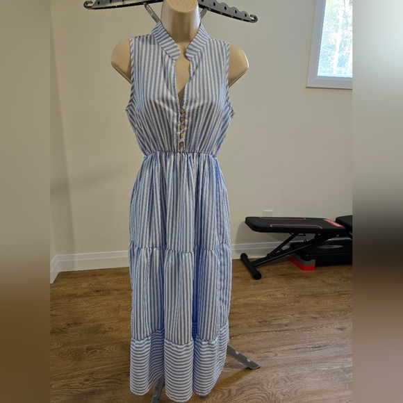 Chic Blue Striped Maxi Dress - Picture 1 of 7